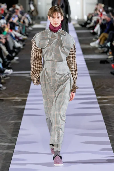 Look 14